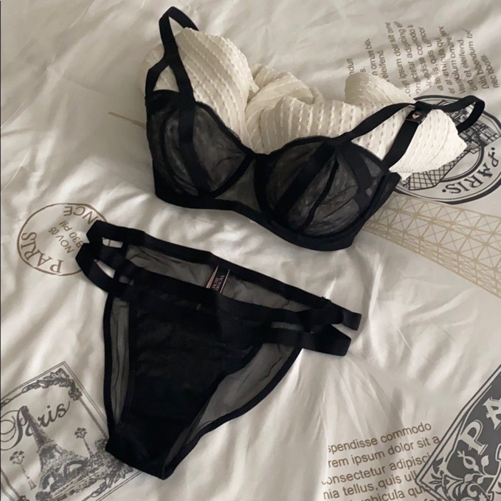NWT Victoria’s Secret Very Sexy Bra & Panty Set